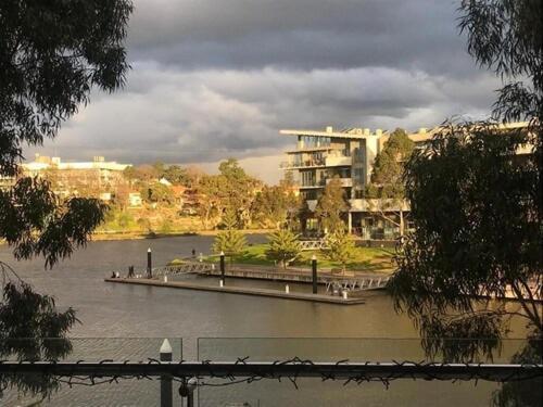 Marina View Apartment On The Maribyrnong River, Melbourne Εξωτερικό φωτογραφία