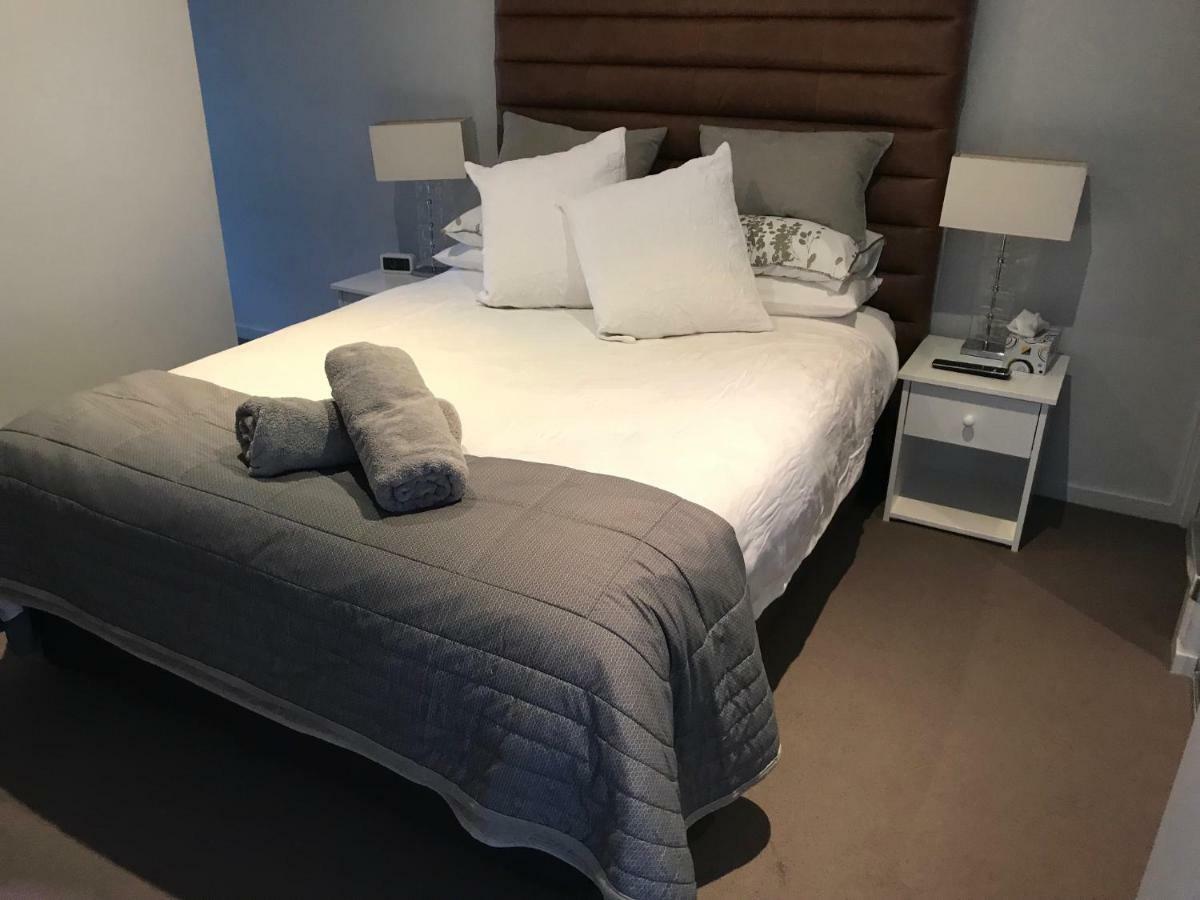 Marina View Apartment On The Maribyrnong River, Melbourne Εξωτερικό φωτογραφία